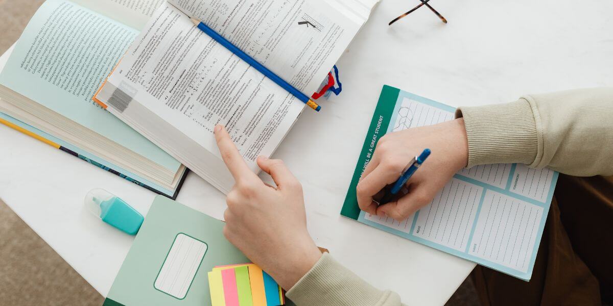 効果的な勉強の型を実践するイメージ